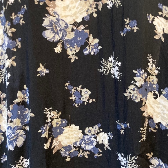 Sale 5 For $25 Torrid Blouse - Picture 7 of 9